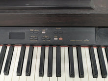 Load image into Gallery viewer, Yamaha Clavinova CLP-820 Digital Piano in dark rosewood stock nr 24585