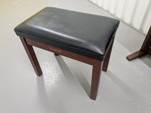 Load image into Gallery viewer, Yamaha Clavinova CLP-950 Digital Piano and stool in mahogany stock nr 24651