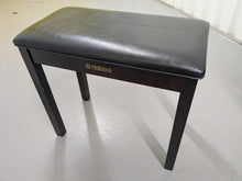 Load image into Gallery viewer, Yamaha Clavinova CLP-470 in dark rosewood with wooden keys action + stool #25080