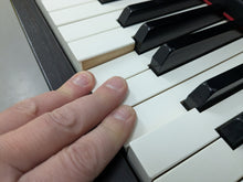 Load image into Gallery viewer, Yamaha Clavinova CLP-470 in dark rosewood with wooden keys action + stool #25080