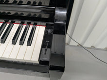 Load image into Gallery viewer, Yamaha Clavinova CLP-535 CLP-535PE Digital Piano in gloss black stock # 25101