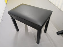 Load image into Gallery viewer, Yamaha Clavinova CVP-501 Digital Piano / arranger in glossy black. stock # 25121