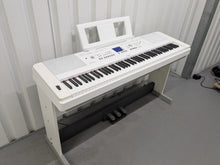 Load image into Gallery viewer, Yamaha DGX-650 in white 88 Weighted Keys Portable Grand 3 pedals stock #25201