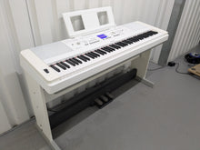 Load image into Gallery viewer, Yamaha DGX-650 in white 88 Weighted Keys Portable Grand 3 pedals stock #25201