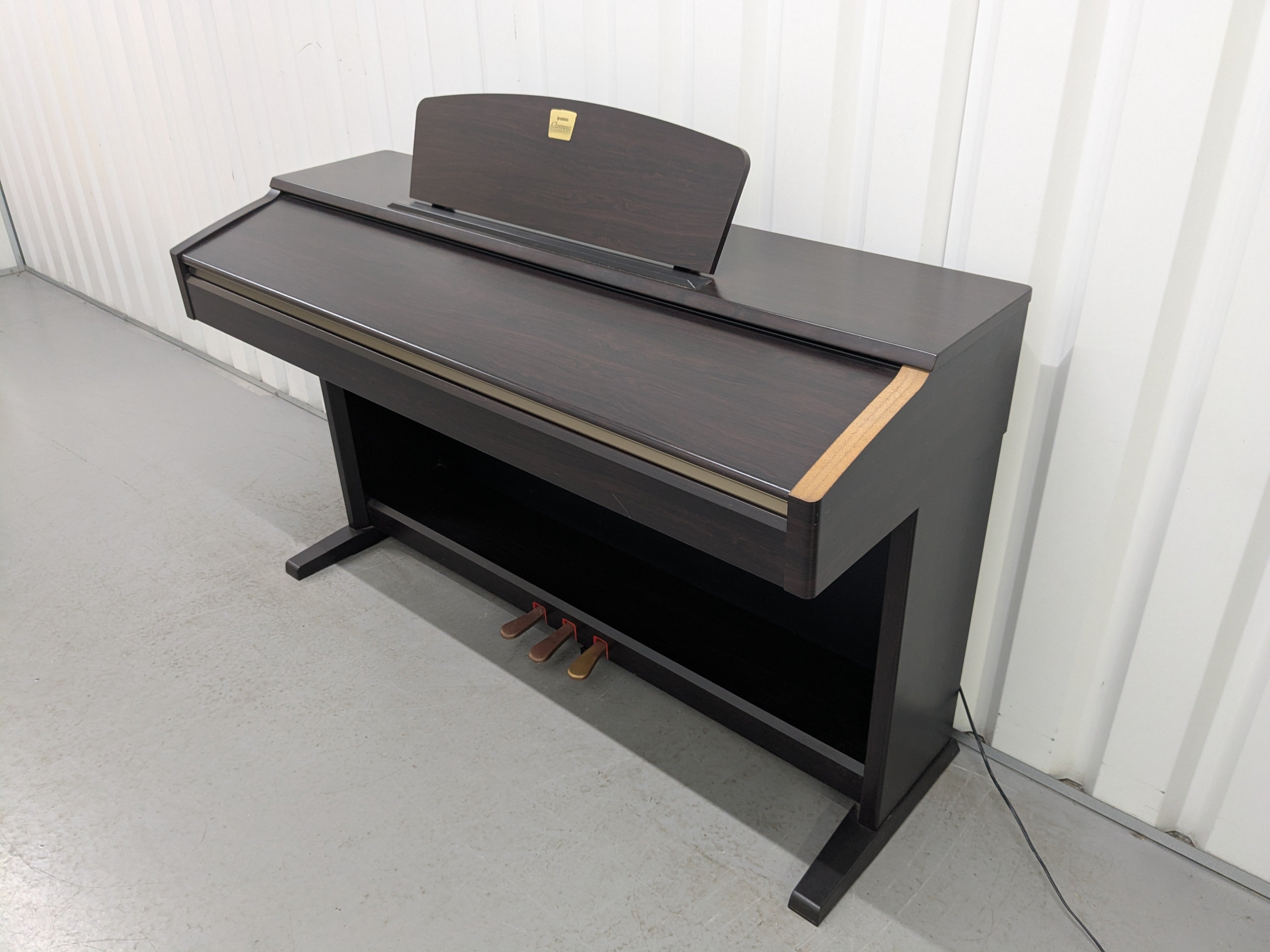 ヤマハ　YAMAHA Clavinova CLP-120 Yamaha Clavinova CLP-120 Digital Piano in dark rosewood stock