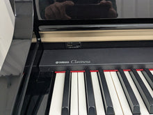 Load image into Gallery viewer, YAMAHA CLAVINOVA CLP-370PE DIGITAL PIANO + STOOL IN GLOSSY BLACK stock nr 25328