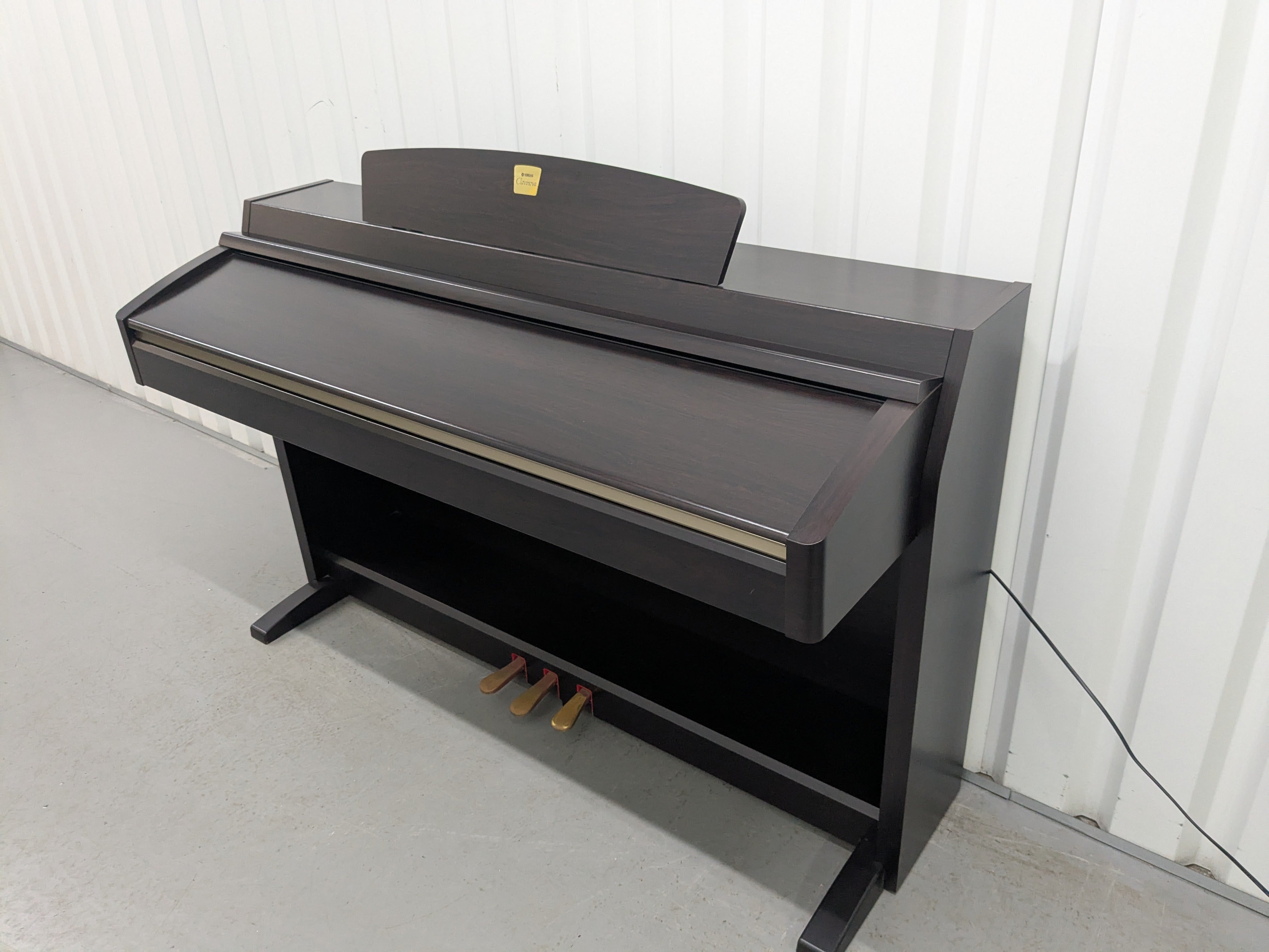 YAMAHA Clavinova 　CLP230 Yamaha Clavinova CLP-230 digital piano in rosewood finish stock