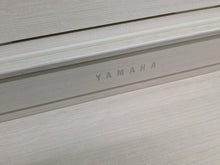 Load image into Gallery viewer, Yamaha Clavinova CLP-535 in white ash with matching stool stock nr 25373