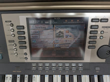 Load image into Gallery viewer, Yamaha Clavinova CVP-207 digital piano / arranger in rosewood. stock nr 25400