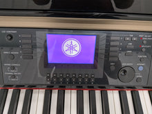 Load image into Gallery viewer, Yamaha Clavinova CVP-401 Digital Piano / arranger in glossy black stock nr 25404