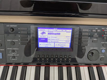 Load image into Gallery viewer, Yamaha Clavinova CVP-401 Digital Piano / arranger in glossy black stock nr 25404
