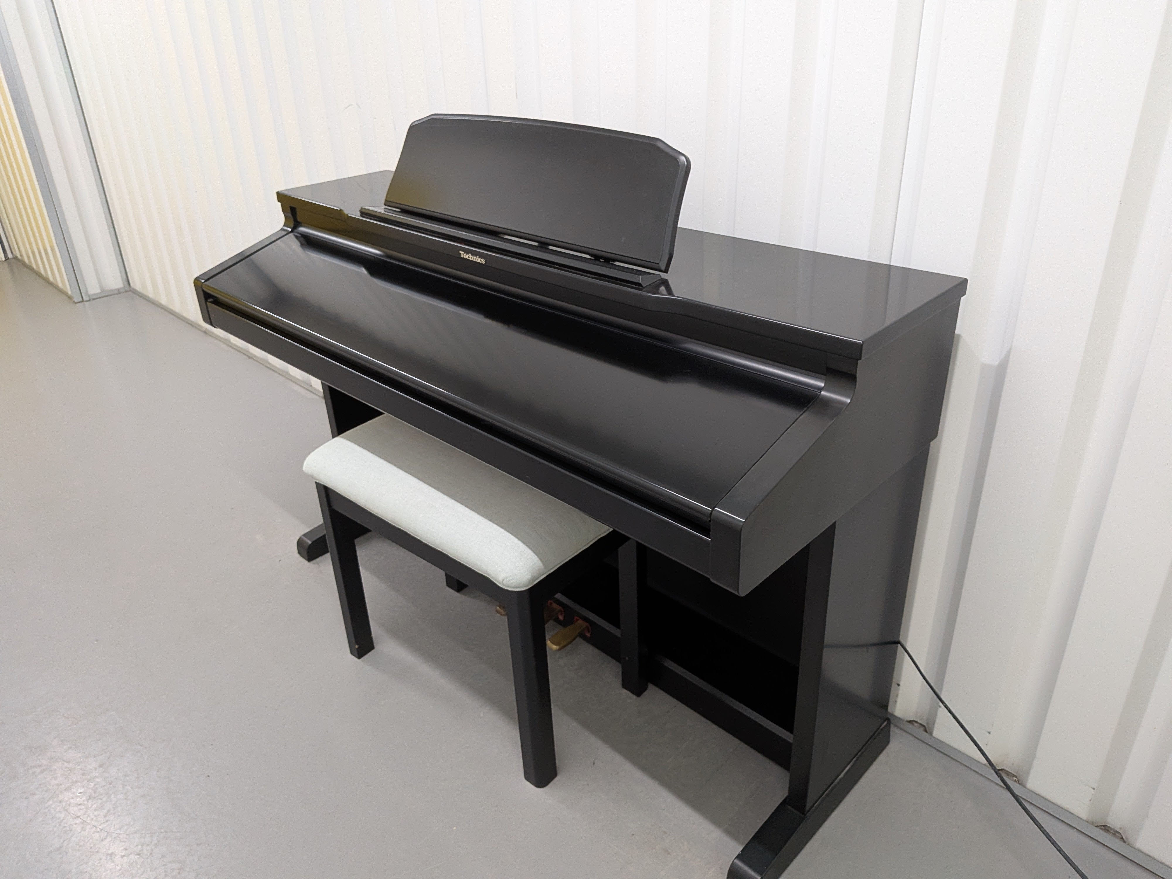 TECHNICS SX-PX338 DIGITAL PIANO AND STOOL IN BLACK stock #25443