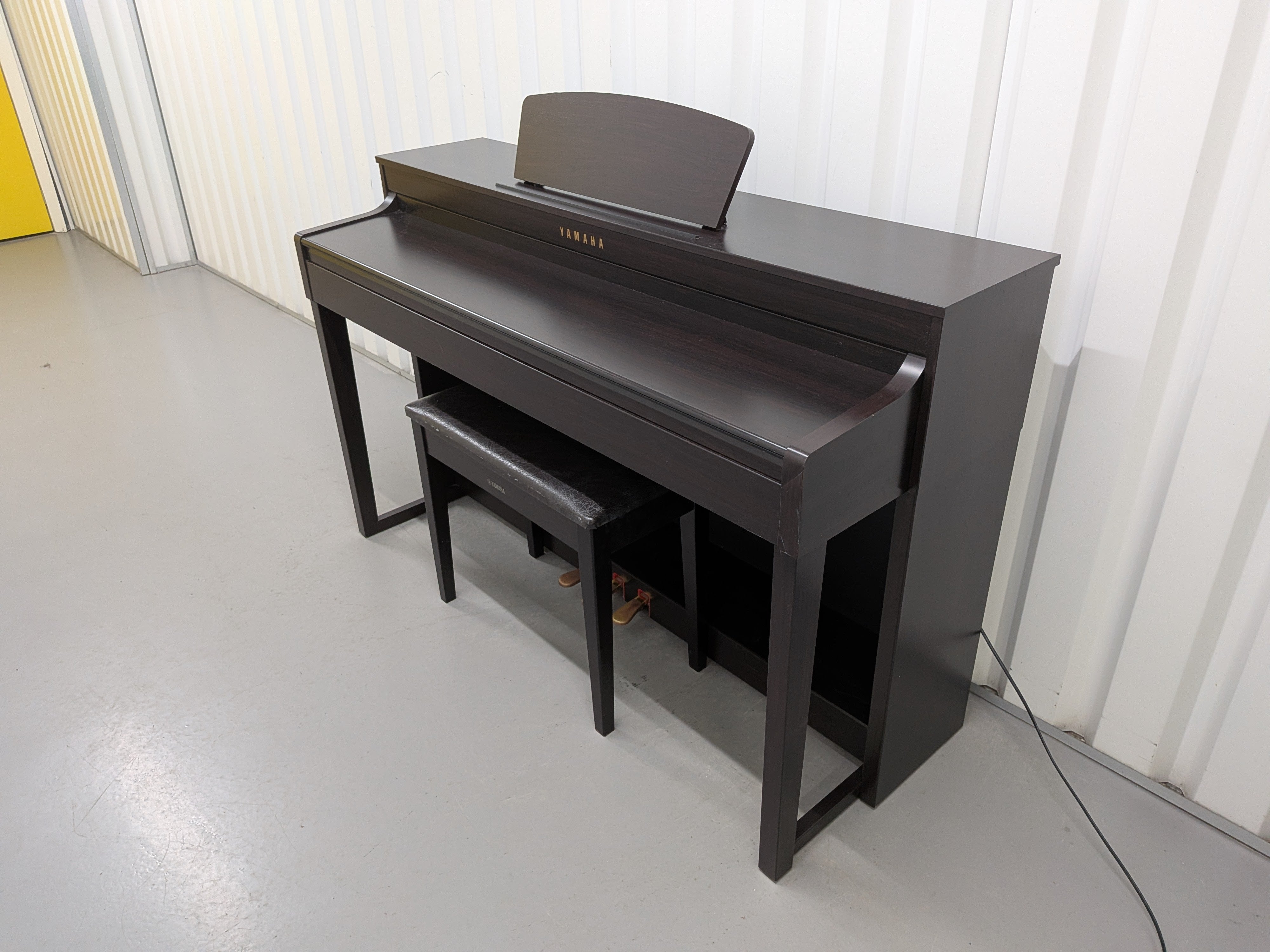 Yamaha Clavinova CLP-430 Digital Piano and stool in dark rosewood