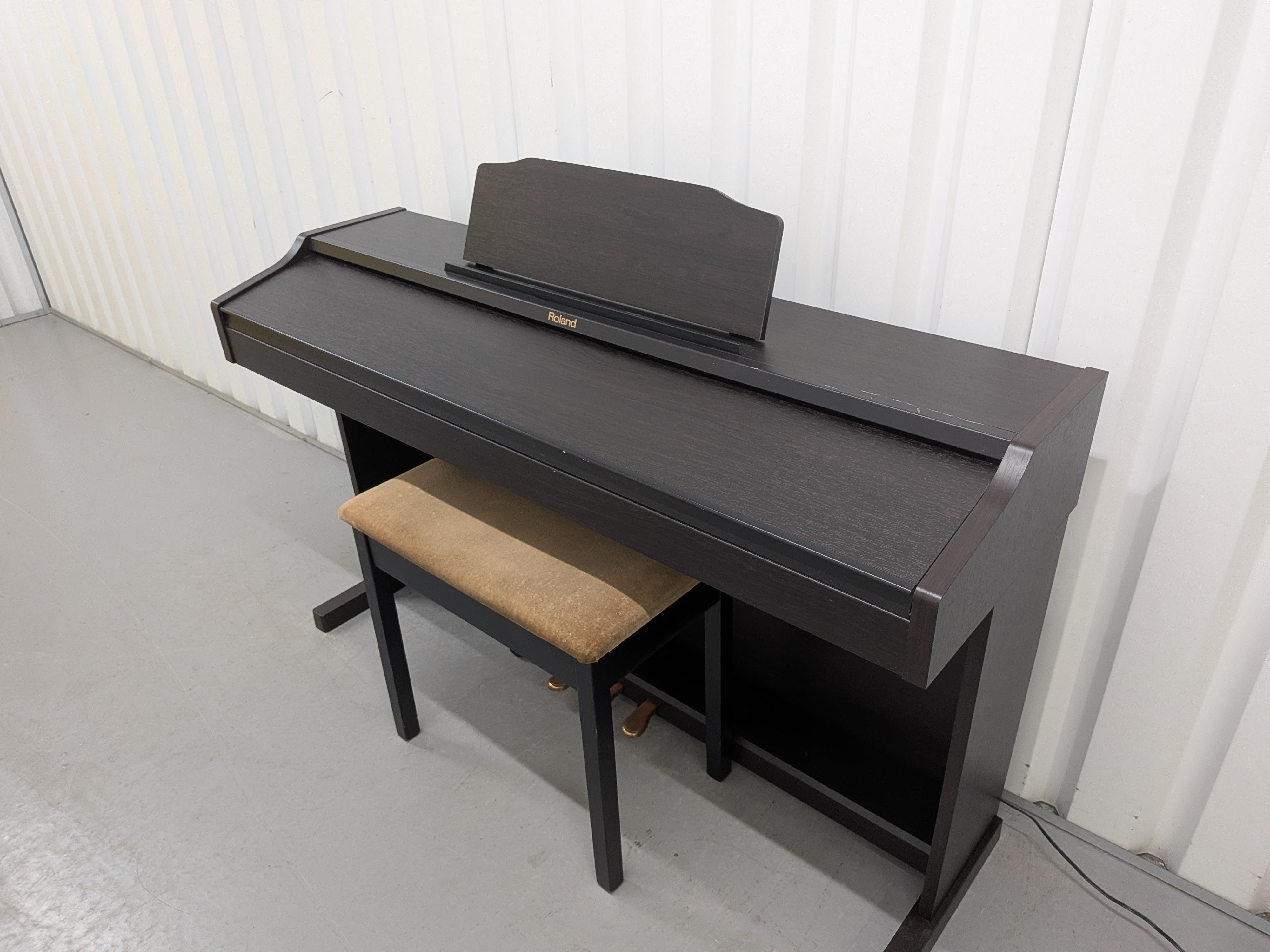 Roland RP401R digital piano and stool in dark rosewood finish 