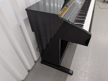 Load image into Gallery viewer, Yamaha Clavinova CVP-401 Digital Piano / arranger in glossy black stock nr 26075