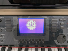 Load image into Gallery viewer, Yamaha Clavinova CVP-401 Digital Piano / arranger in glossy black stock nr 26075