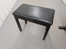 Load image into Gallery viewer, Yamaha Clavinova CLP-910 Digital Piano in rosewood, weighted keys stock nr F003