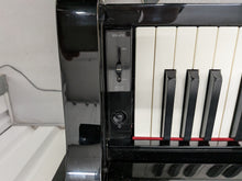 Load image into Gallery viewer, Yamaha Clavinova CLP-535 CLP-535PE Digital Piano in gloss black stock # 26191