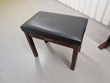Load image into Gallery viewer, Yamaha Clavinova CLP-970 Digital Piano and stool in mahogany stock nr 26280