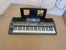 Load image into Gallery viewer, Yamaha PSR-S670 61-Key Arranger Workstation Keyboard + PSU & Music rest stock number #26340