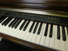 Load image into Gallery viewer, YAMAHA CLAVINOVA CLP-950 Digital Piano in mahogany with stool stock nr 22058