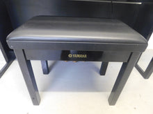 Load image into Gallery viewer, Yamaha Clavinova CLP-430PE in polished ebony glossy black + stool stock nr 22059