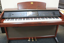 Load image into Gallery viewer, Yamaha Clavinova CVP-305M Digital Piano / arranger in mahogany stock nr 22105