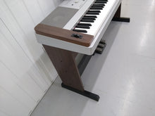 Load image into Gallery viewer, Yamaha DGX-640 rosewood portable grand piano keyboard 3 pedals stock #22070