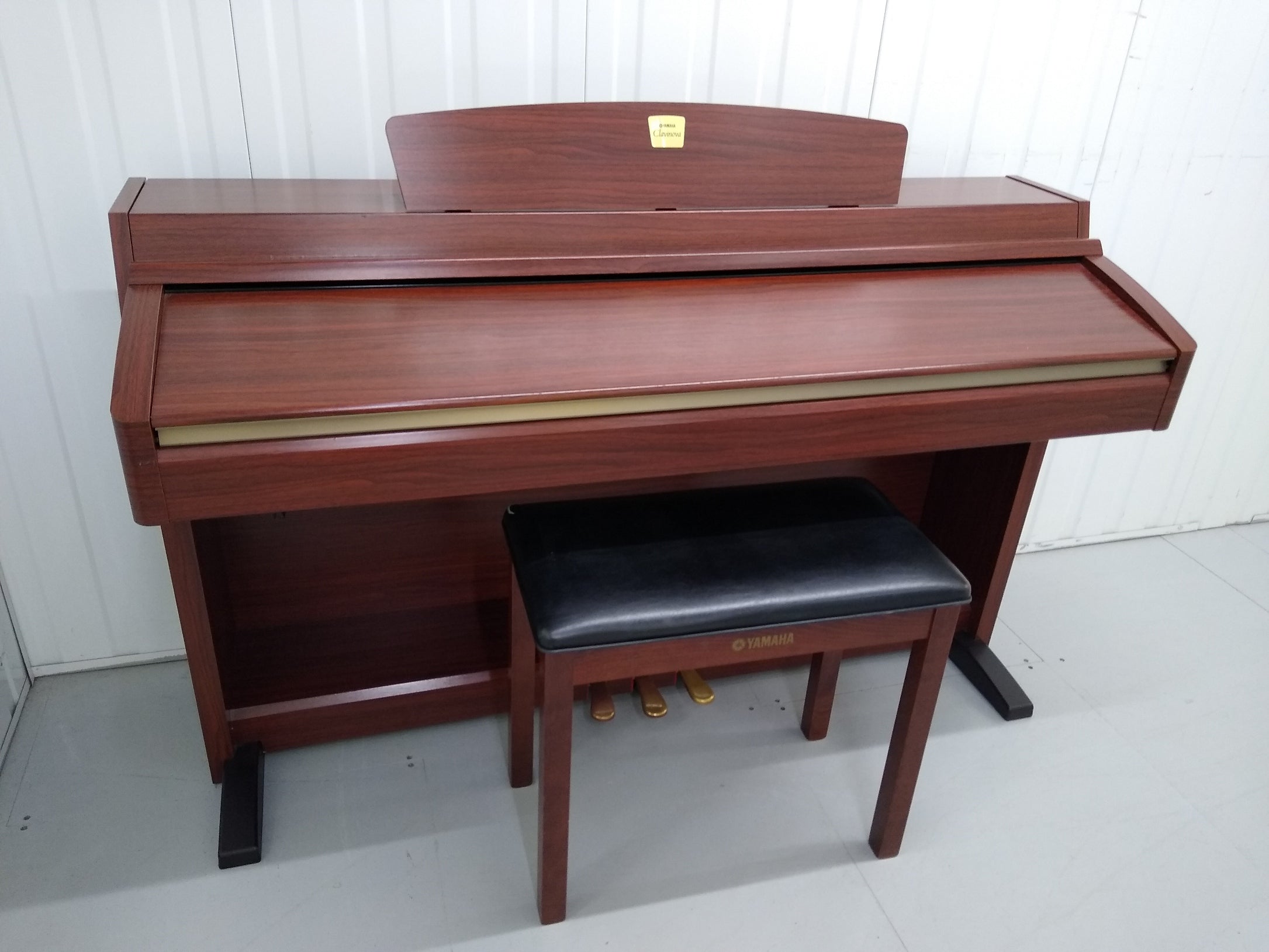 Yamaha Clavinova CLP-230 Digital Piano in mahogany finish