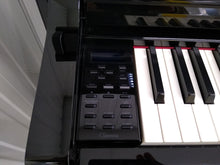 Load image into Gallery viewer, Yamaha Clavinova CLP-545PE in Polished Ebony glossy black. stock nr 22107