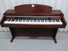 Load image into Gallery viewer, YAMAHA CLAVINOVA CLP-950 Digital Piano in mahogany with stool stock nr 22128