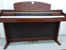 Load image into Gallery viewer, YAMAHA CLAVINOVA CLP-950 Digital Piano in mahogany with stool stock nr 22128