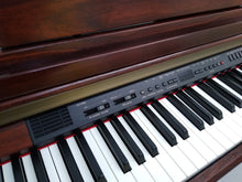 Load image into Gallery viewer, YAMAHA CLAVINOVA CLP-950 Digital Piano in mahogany stock nr 22161