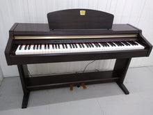 Load image into Gallery viewer, Yamaha Clavinova CLP-920 Digital Piano in rosewood, weighted keys stock nr 22170