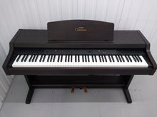 Load image into Gallery viewer, Yamaha Clavinova CLP-820 Digital Piano in rosewood stock nr 22212