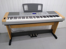 Load image into Gallery viewer, Yamaha DGX-640 portable grand piano keyboard arranger with 3 pedals stock #22214