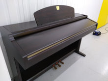 Load image into Gallery viewer, YAMAHA CLAVINOVA CLP-930 Digital Piano in rosewood, weighted keys stock nr 22217