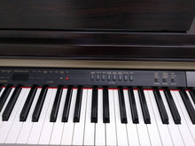 Load image into Gallery viewer, YAMAHA CLAVINOVA CLP-930 Digital Piano in rosewood, weighted keys stock nr 22217