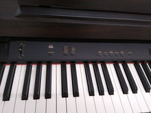 Load image into Gallery viewer, Yamaha Clavinova CLP-820 Digital Piano in rosewood weighted keys stock nr 22256