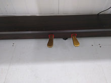 Load image into Gallery viewer, Yamaha Clavinova CLP-820 Digital Piano in rosewood weighted keys stock nr 22256
