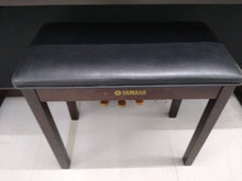 Load image into Gallery viewer, Yamaha Clavinova CVP-305 Digital Piano / arranger in rosewood stock nr 22262