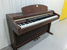 Load image into Gallery viewer, YAMAHA CLAVINOVA CLP-950 Digital Piano in mahogany stock nr 22318