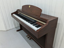 Load image into Gallery viewer, YAMAHA CLAVINOVA CLP-950 Digital Piano in mahogany stock nr 22318