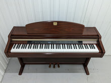 Load image into Gallery viewer, YAMAHA CLAVINOVA CLP-950 Digital Piano in mahogany stock nr 22318