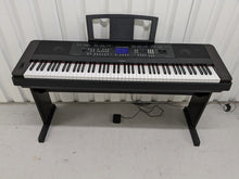 Load image into Gallery viewer, Yamaha DGX-650 rosewood portable grand piano keyboard and stand stock #23058