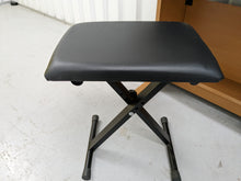 Load image into Gallery viewer, Yamaha Arius YDP-131 Digital Piano in cherry / light oak finish stock nr 22308