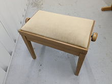 Load image into Gallery viewer, Yamaha Arius YDP-161 Digital Piano in light oak clavinova keyboard stock # 22330