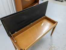 Load image into Gallery viewer, Yamaha Clavinova CLP-240 Digital Piano + stool cherry / light oak, stock nr 22375