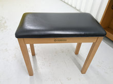 Load image into Gallery viewer, Yamaha Arius YDP-131 Digital Piano in cherry / light oak finish stock nr 22404