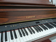 Load image into Gallery viewer, YAMAHA CLAVINOVA CLP-880 high end Digital Piano in Mahogany Stock nr 22466